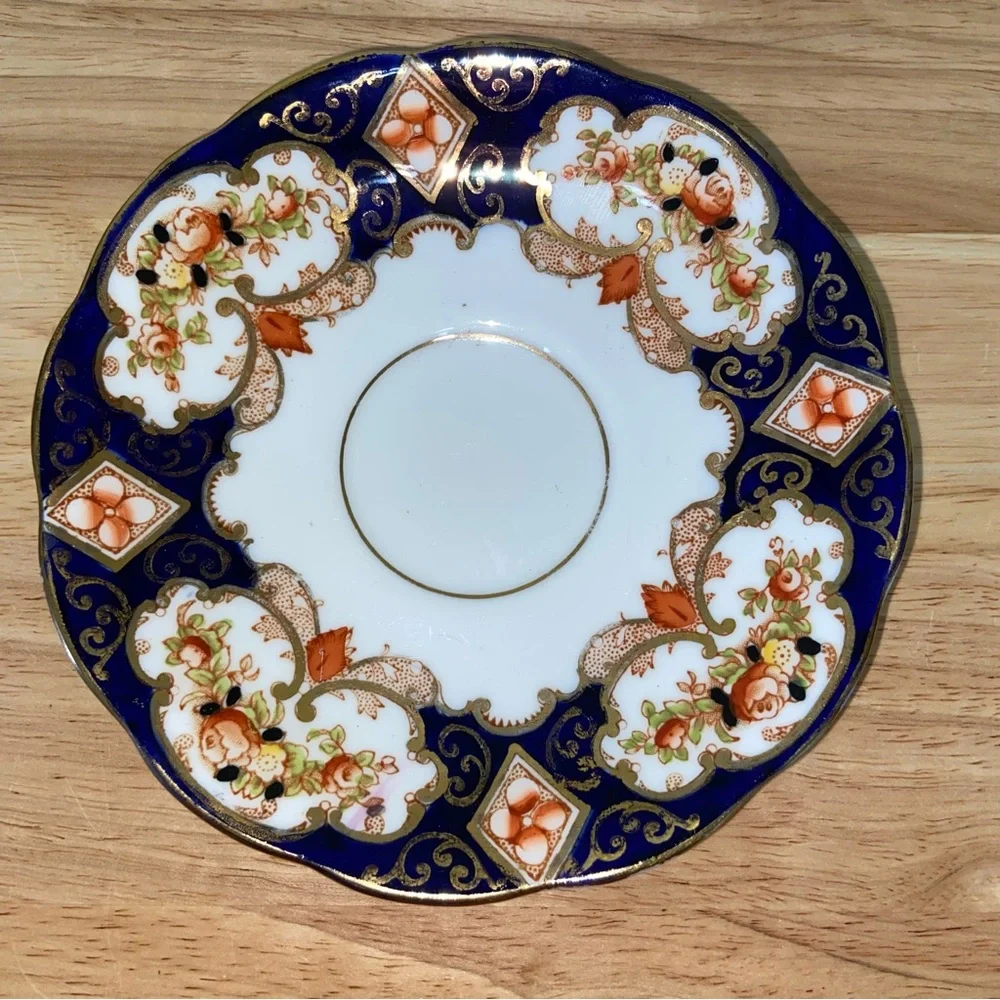 Vintage Royal Albert Crown China Heirloom Trio Tea Cup Saucer Square Plate